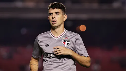 Oscar segue internado.