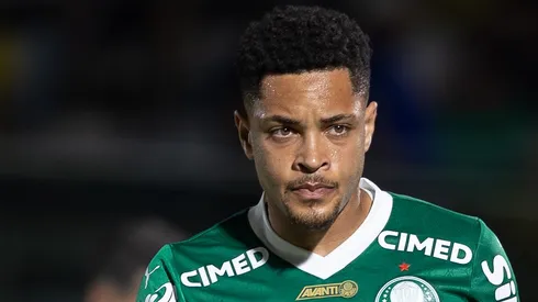 Vitor Roque jogador do Palmeiras lamenta durante partida contra o Mirassol no estadio Jose Maria de Campos Maia pelo campeonato Brasileiro A 2025. Foto: Joisel Amaral/AGIF