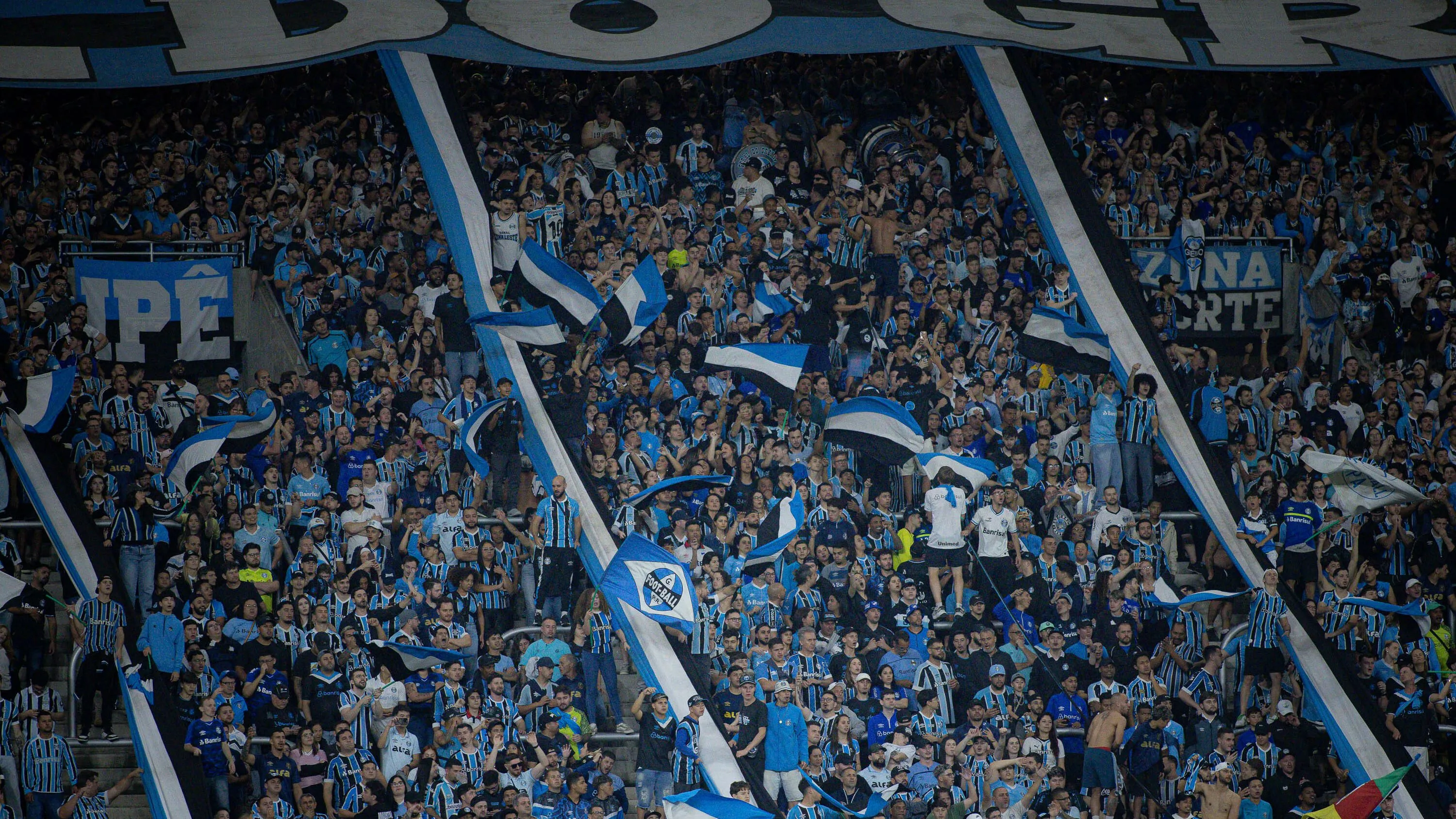 Torcida do Grêmio na Arena. Foto: Maxi Franzoi/AGIF