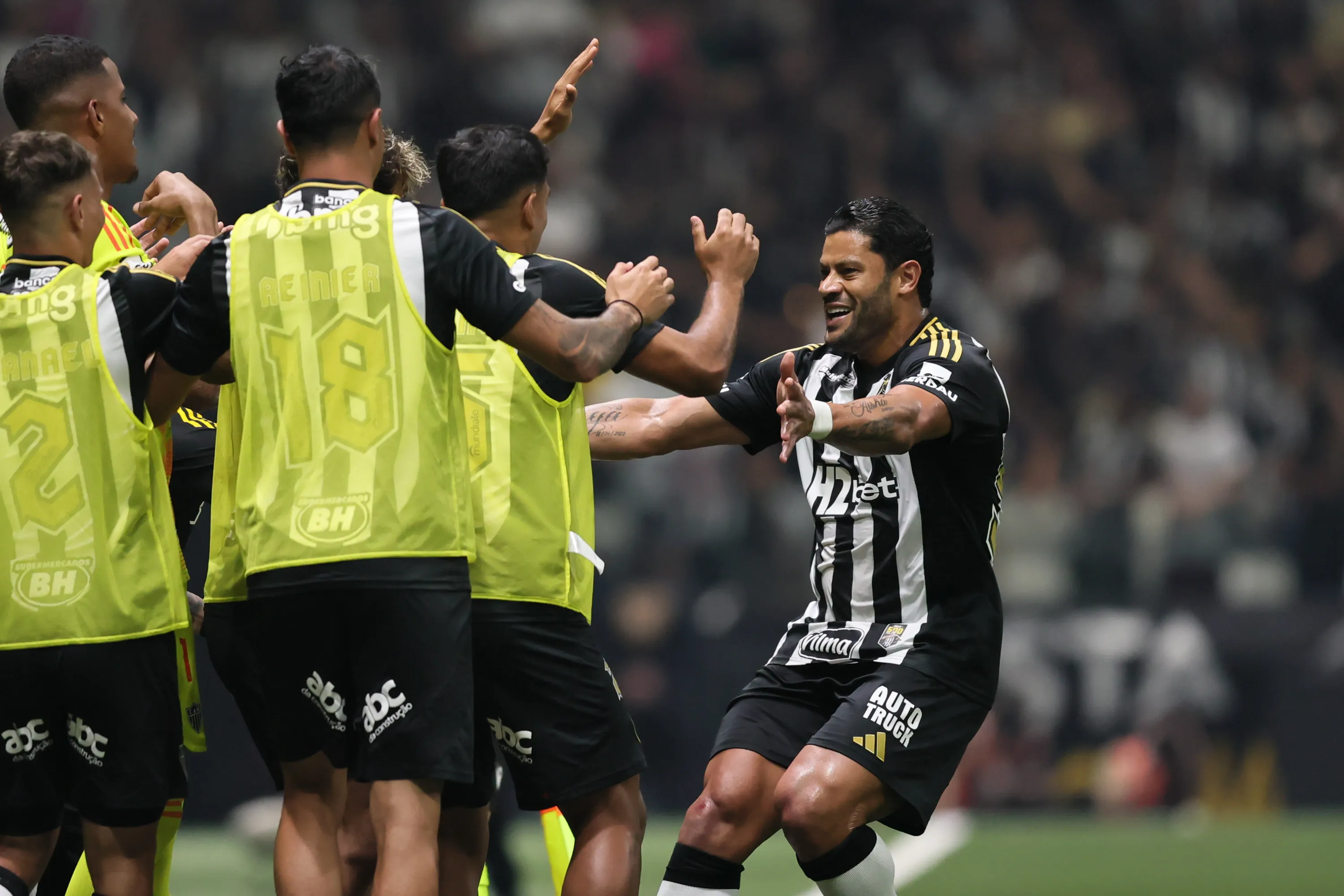 Hulk jogador do Atletico-MG comemora seu gol durante partida contra o Fortaleza nA Arena MRV pelo Campeonato Brasileiro A 2025. Foto: Gilson Lobo/AGIF