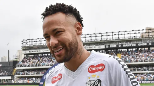 Neymar Jr jogador do Santos durante partida contra o Fortaleza no estadio Vila Belmiro pelo campeonato Brasileiro A 2025. Foto: Jota Erre/AGIF