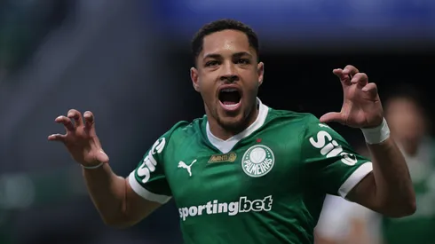 Vitor Roque jogador do Palmeiras comemora seu gol durante partida contra o Ceará no estádio Arena Allianz Parque pelo campeonato Brasileiro A 2025. Foto: Ettore Chiereguini/AGIF