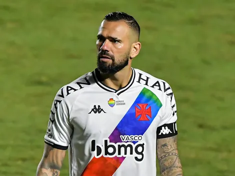 Leandro Castán pede desculpas para Galhardo por treta no Vasco