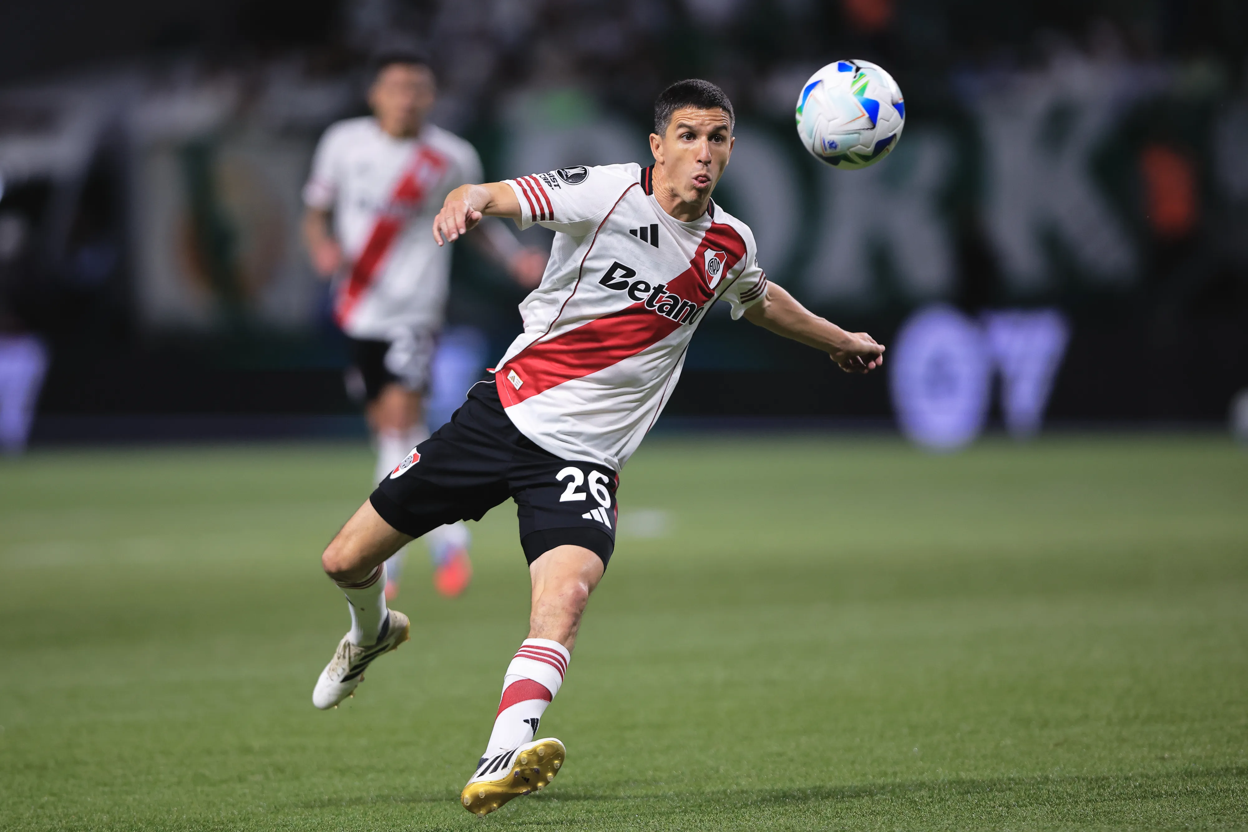 Nacho Fernandez jogador do River Plate durante partida contra o Palmeiras – Foto: Ettore Chiereguini/AGIF