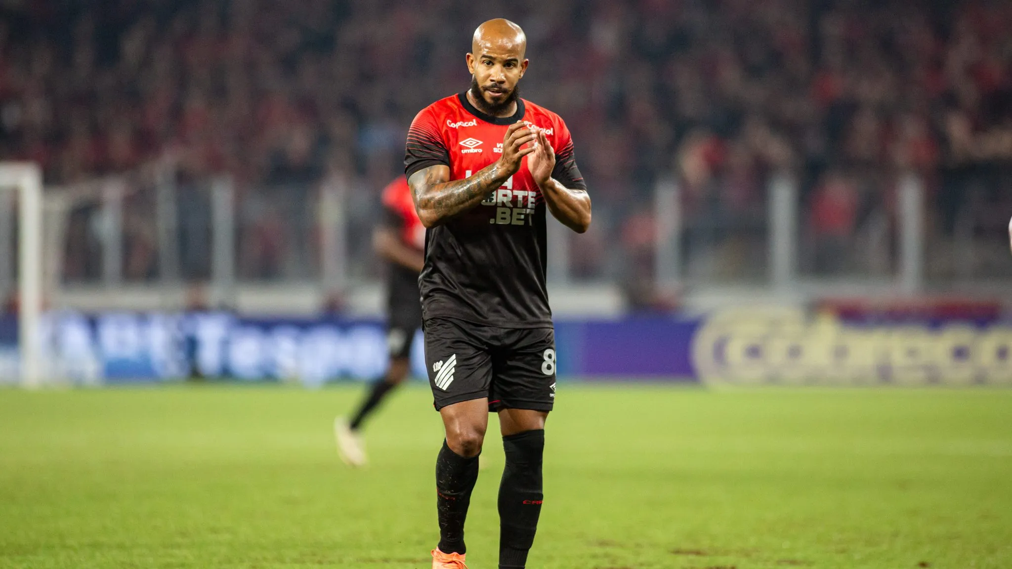 Patrick deverá ser titular do Athletico-PR contra a Ferroviária. Foto: AGIF