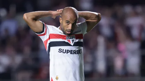 Lucas pode ser ausência em Corinthians x São Paulo.