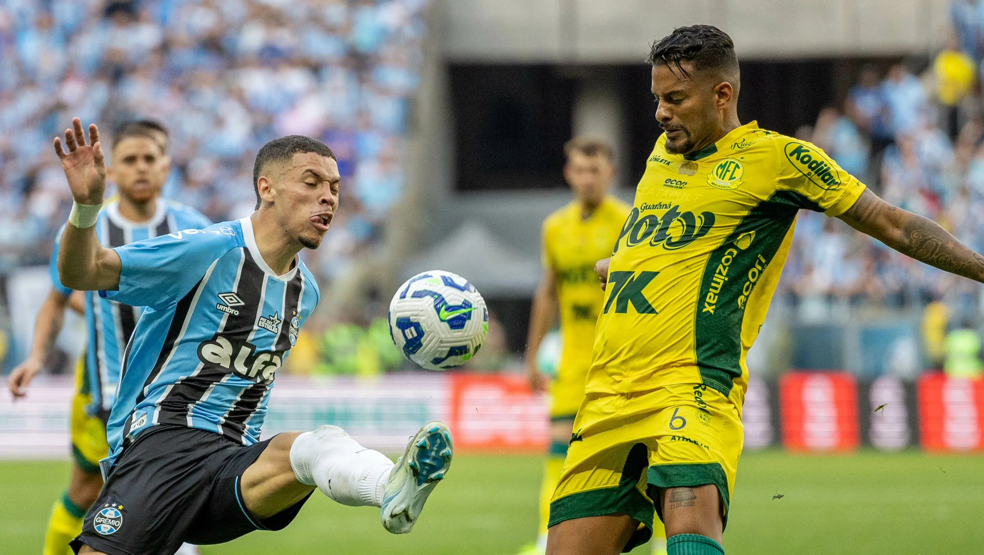 Reinaldo durante Grêmio x Mirassol. Foto: Liamara Polli/AGIF