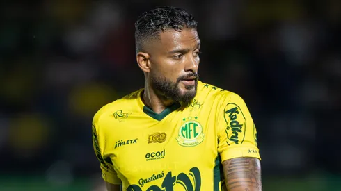 Reinaldo durante confronto contra o Atlético-MG no Campeonato Brasileiro de 2025.