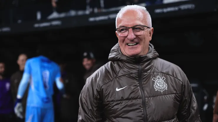 Dorival Junior tecnico do Corinthians durante partida contra o Cruzeiro no estadio Arena Corinthians pelo campeonato Brasileiro A 2025. Foto: Ettore Chiereguini/AGIF