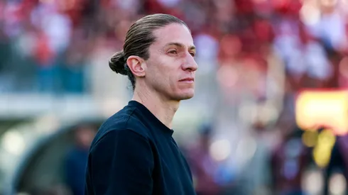 Filipe Luis tecnico do Flamengo durante partida contra o Juventude no estadio Alfredo Jaconi pelo campeonato Brasileiro A 2025. Foto: Luiz Erbes/AGIF