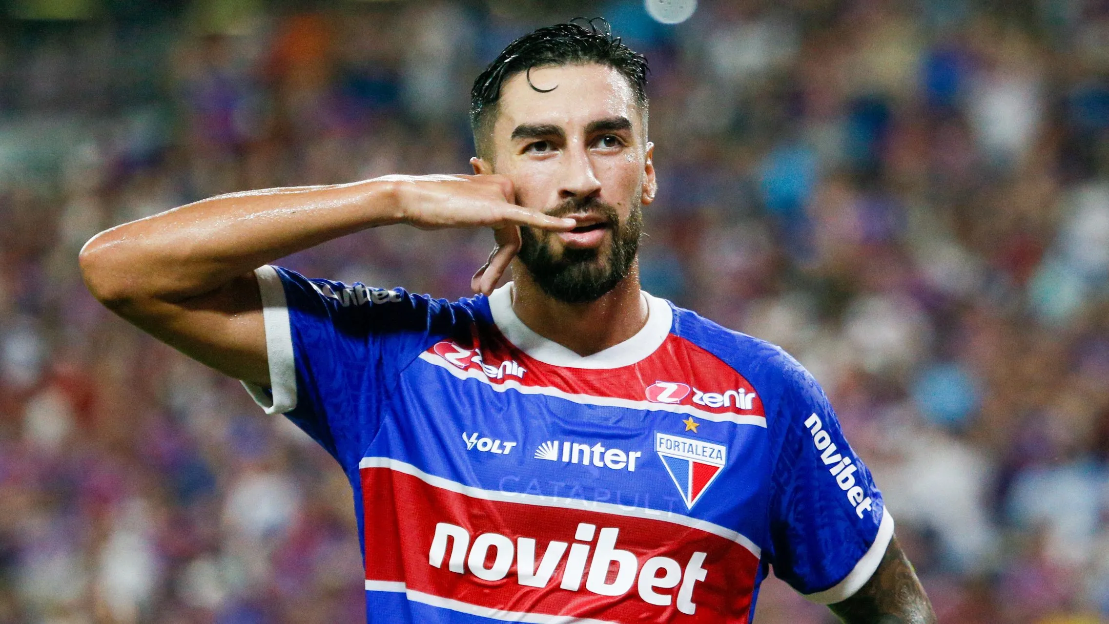 Lucero em ação pelo Fortaleza. Foto: Baggio Rodrigues/AGIF