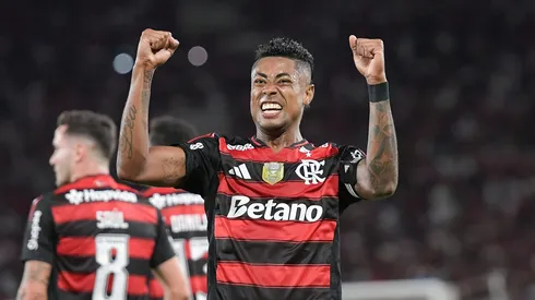 Bruno Henrique jogador do Flamengo comemora seu gol durante partida contra o Sport no estadio Maracana pelo campeonato Brasileiro A 2025. Foto: Thiago Ribeiro/AGIF