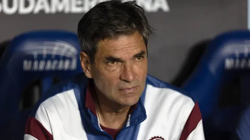 RIO DE JANEIRO, BRAZIL – SEPTEMBER 23: Mauricio Pellegrino head coach of Lanus looks on prior to the quarter-final Copa CONMEBOL Sudamericana 2025 second-leg match between Fluminense and Lanus at Maracana Stadium on September 23, 2025 in Rio de Janeiro, Brazil. (Photo by Ruano Carneiro/Getty Images)