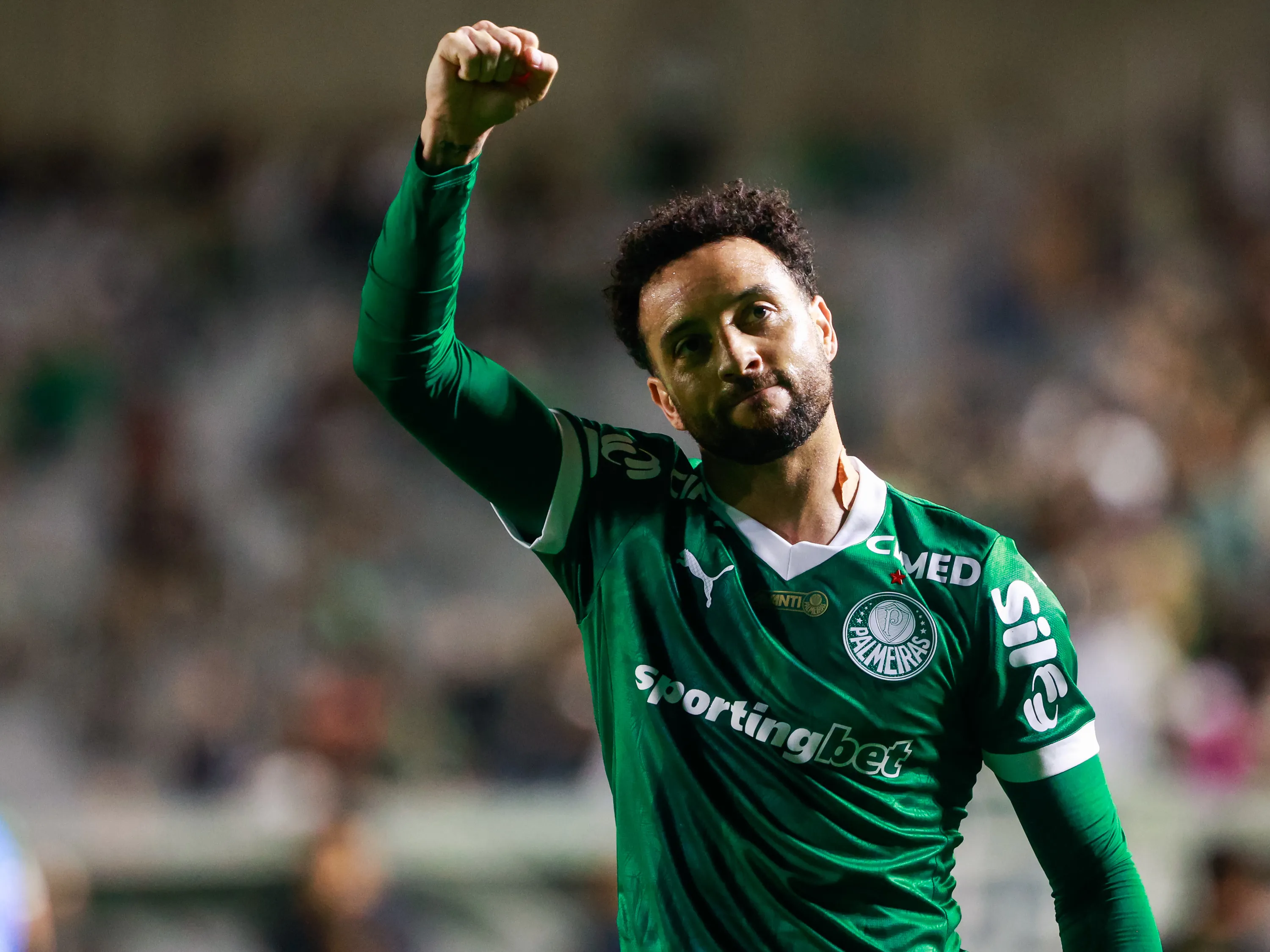 Felipe Anderson jogador do Palmeiras comemora seu gol durante partida contra o Juventude no estadio Alfredo Jaconi pelo campeonato Brasileiro A 2025. Foto: Luiz Erbes/AGIF