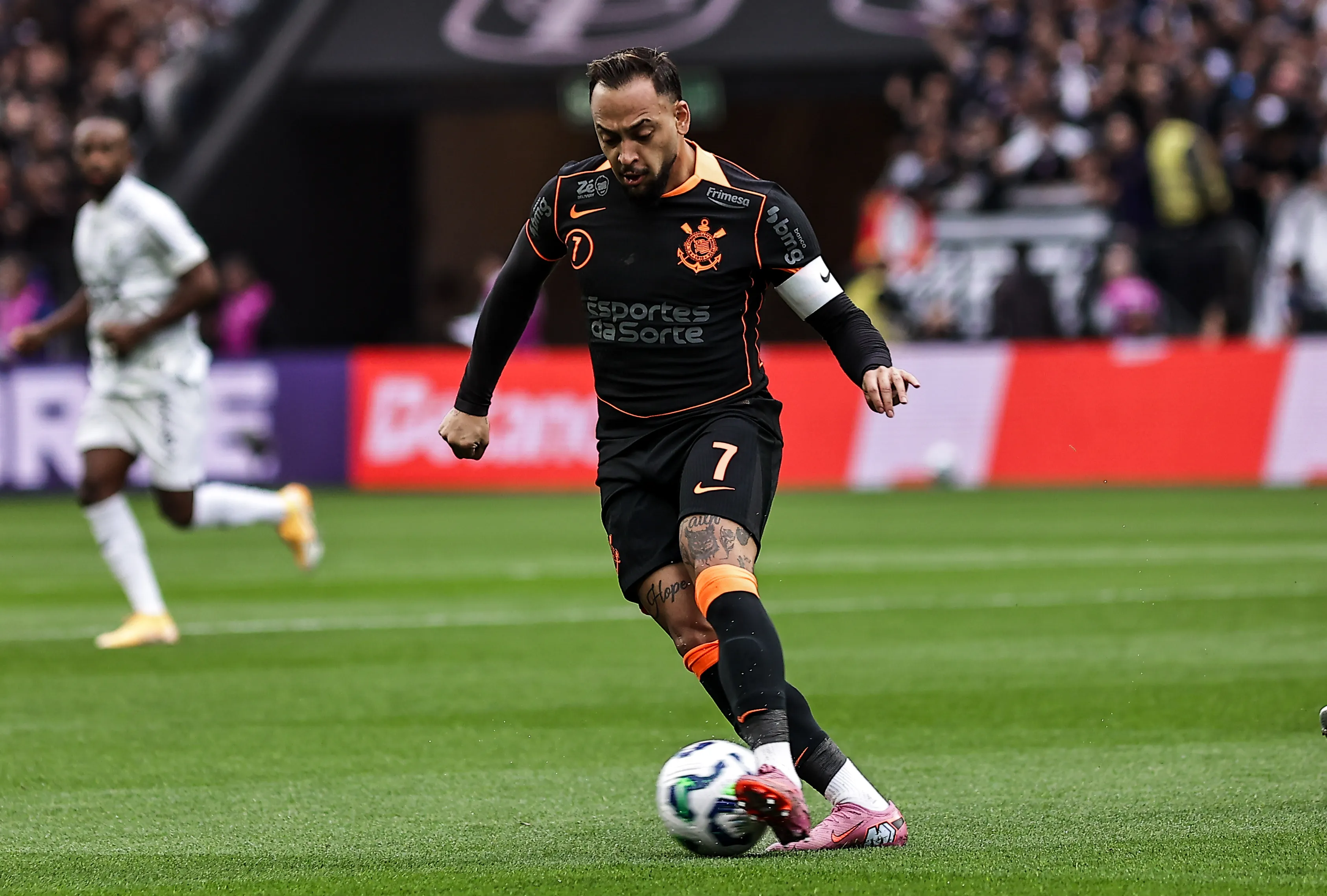 SP – SAO PAULO – 09/11/2025 – BRASILEIRO A 2025, CORINTHIANS X CEARA – Maycon jogador do Corinthians durante partida contra o Ceara no estadio Arena Corinthians pelo campeonato Brasileiro A 2025. Foto: Fabio Giannelli/AGIF