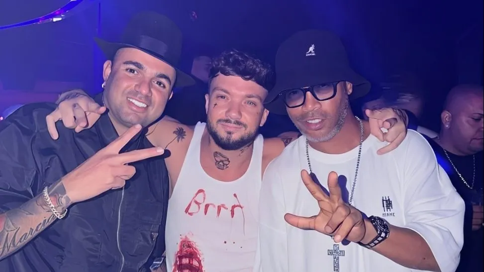 Luan ao lado de Ronaldinho Gaúcho. Foto: Reprodução Instagram