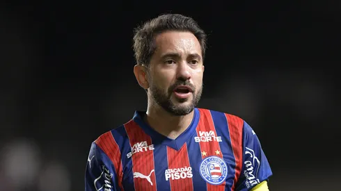 Everton Ribeiro jogador do Bahia durante partida contra o Vasco no estadio Sao Januario pelo campeonato Brasileiro A 2025. Foto: Thiago Ribeiro/AGIF