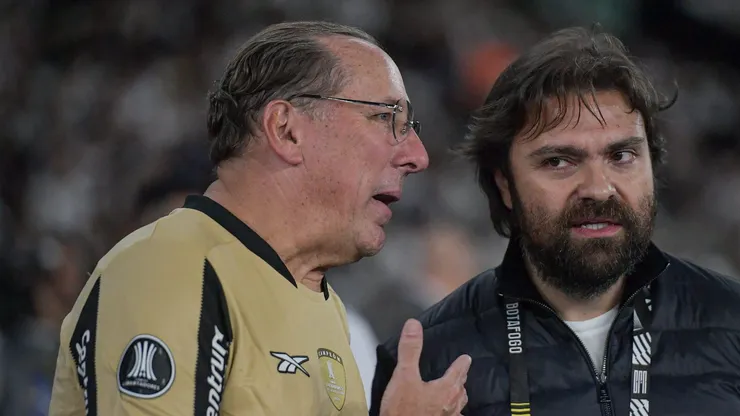 RJ - RIO DE JANEIRO - 11/09/2025 - COPA DO BRASIL 2025, BOTAFOGO X VASCO - Joao Paulo Magalhaes atual presidente e John Textor CEO do Botafogo durante partida contra o Vasco no estadio Engenhao pelo campeonato Copa Do Brasil 2025. Foto: Thiago Ribeiro/AGIF