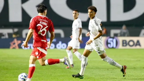 Santos x Internacional pelo Brasileirão 2025. Foto: Mauricio De Souza/AGIF
