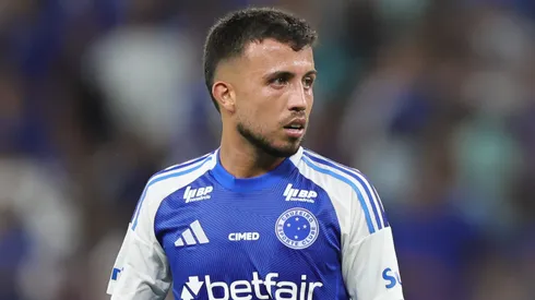 Matheus Henrique durante confronto contra o Mirassol no Campeonato Brasileiro de 2025. Foto: AGIF