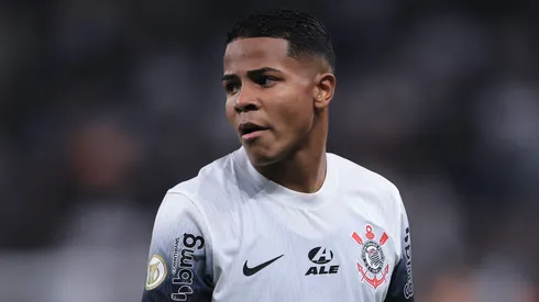 Wesley durante confronto contra o Grêmio no Campeonato Brasileiro de 2024.