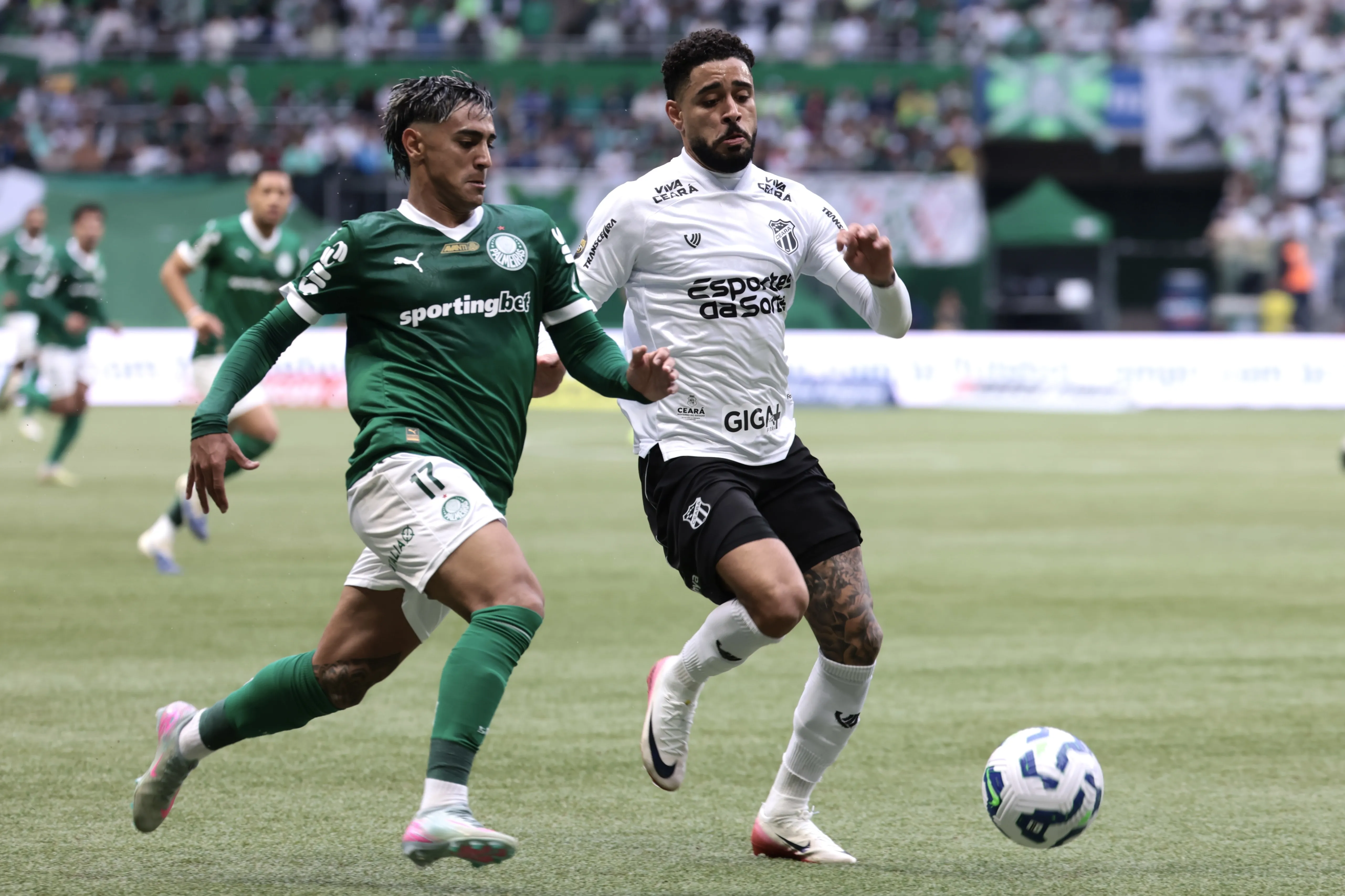 Matheus Bahia em Palmeiras e Ceará pelo Campeonato Brasileiro 2025. Foto: Marcello Zambrana/AGIF