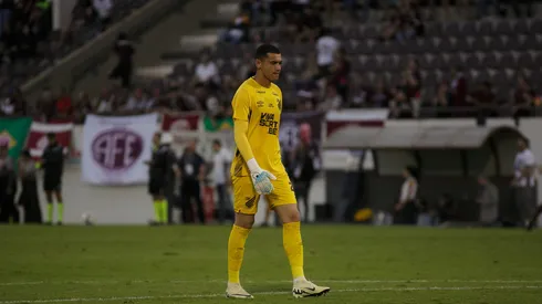 Santos jogador do Athletico-PR durante partida contra o Ferroviaria no estadio Fonte Luminosa pelo campeonato Brasileiro B 2025. Foto: Vinicius Silva/AGIF