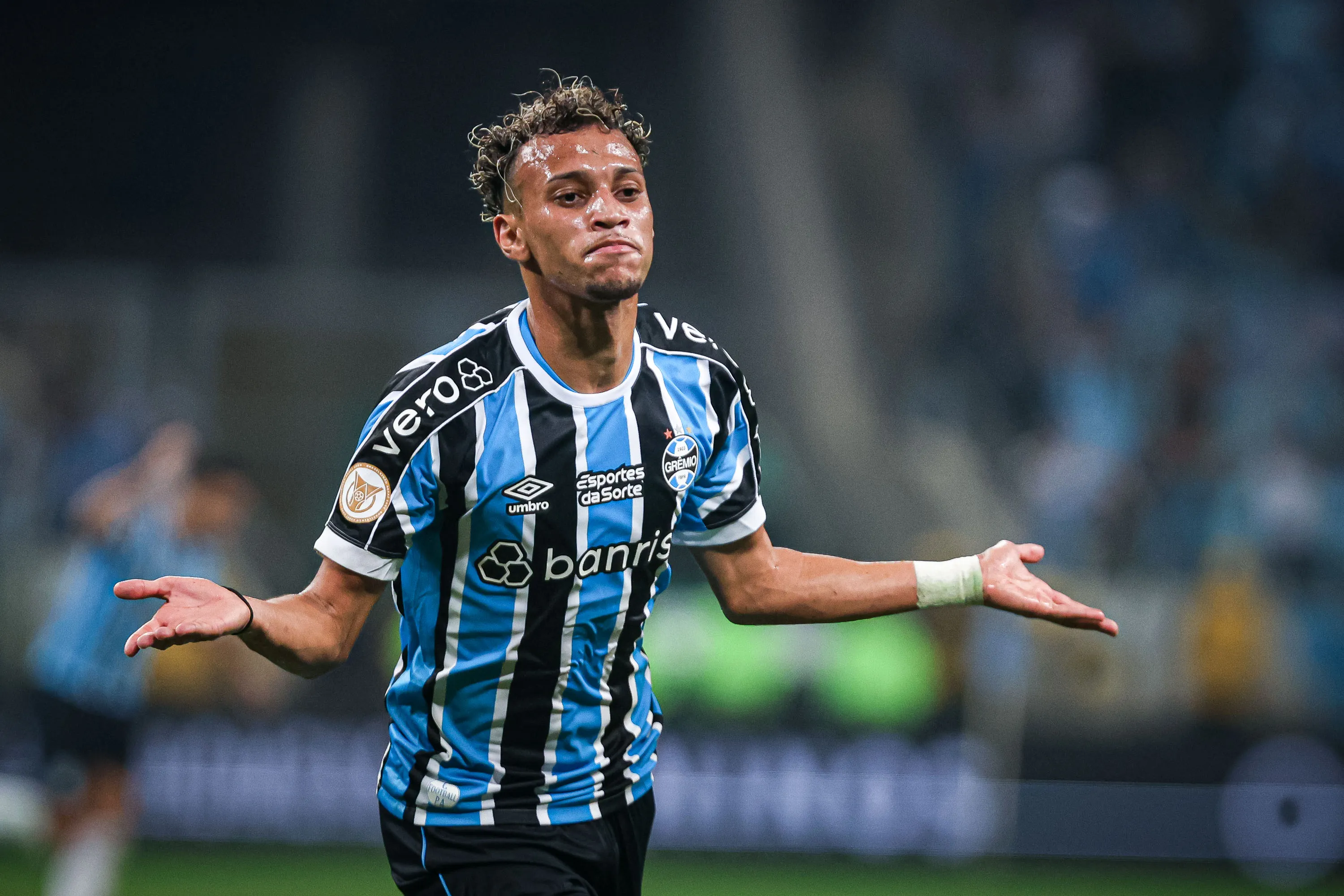 Bitello em campo pelo Grêmio. Foto: Maxi Franzoi/AGIF