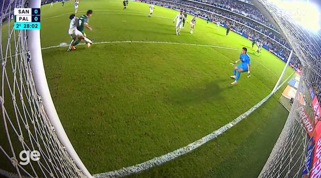 Para Neto, foi pênalti em Maurício – Foto: Reprodução/SporTV.
