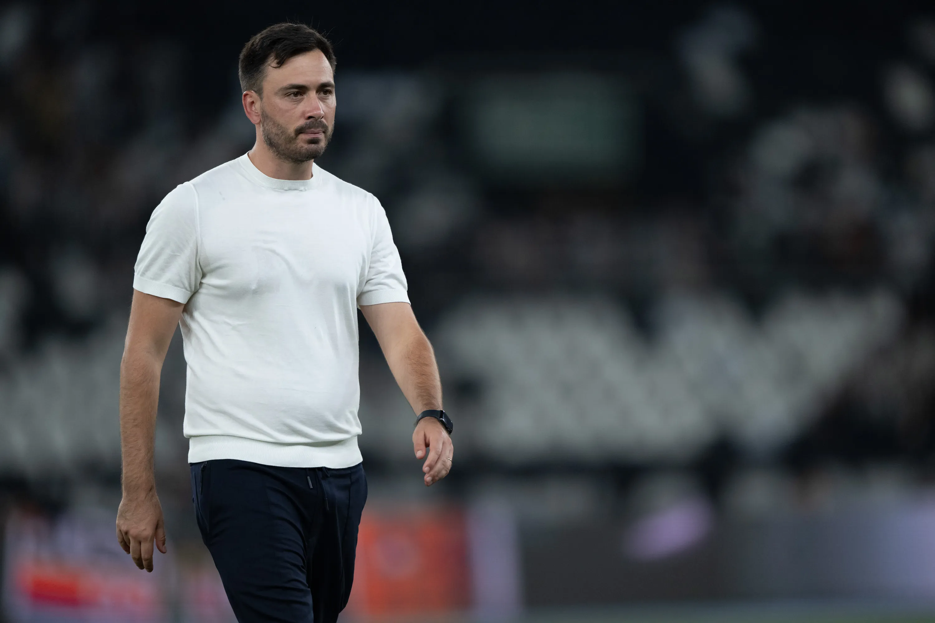Davide Ancelotti técnico do Botafogo durante partida contra o Vasco – Foto: Jorge Rodrigues/AGIF