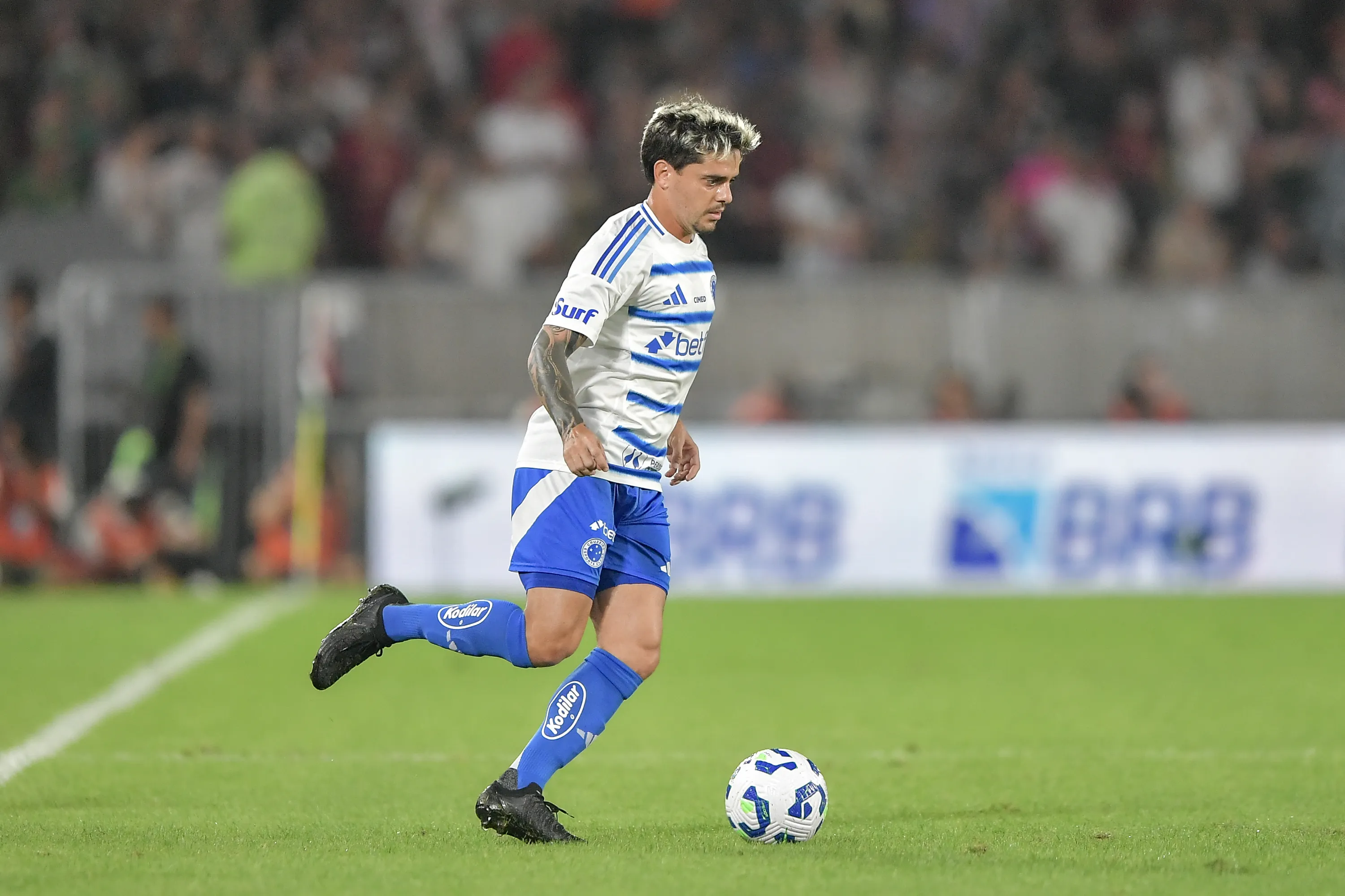 Fagner atuando pelo Cruzeiro –  Foto: Thiago Ribeiro/AGIF