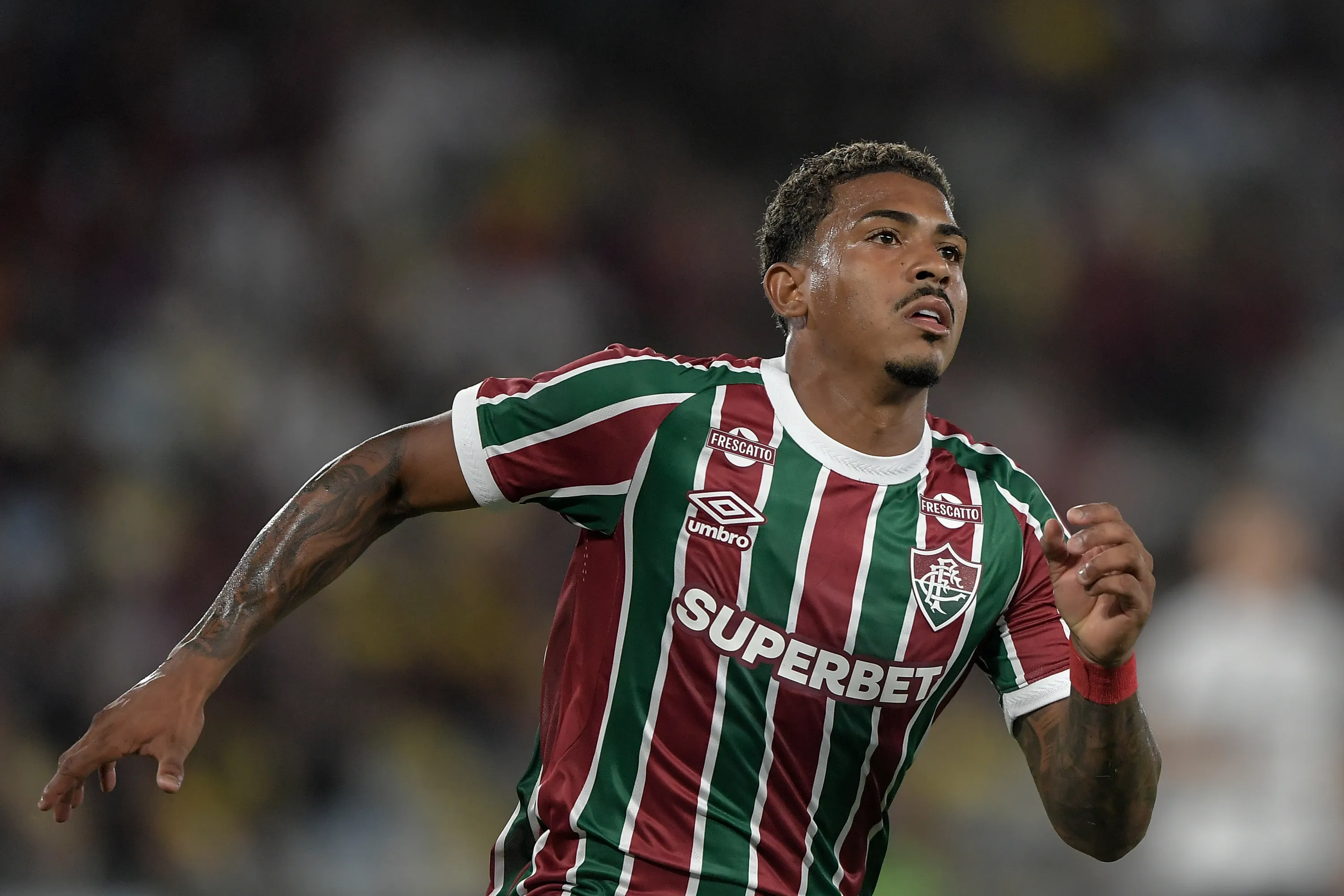 John Kennedy provoca o Flamengo. Foto: Thiago Ribeiro/AGIF