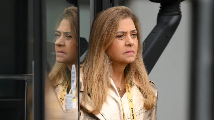 Leila Mejdalani Pereira, presidente do Palmeiras, chega ao estádio antes da partida do Grupo A do Mundial de Clubes da FIFA 2025 entre SE Palmeiras e FC Porto, no MetLife Stadium, em 15 de junho de 2025, em East Rutherford, Nova Jersey. (Foto de David Ramos/Getty Images)