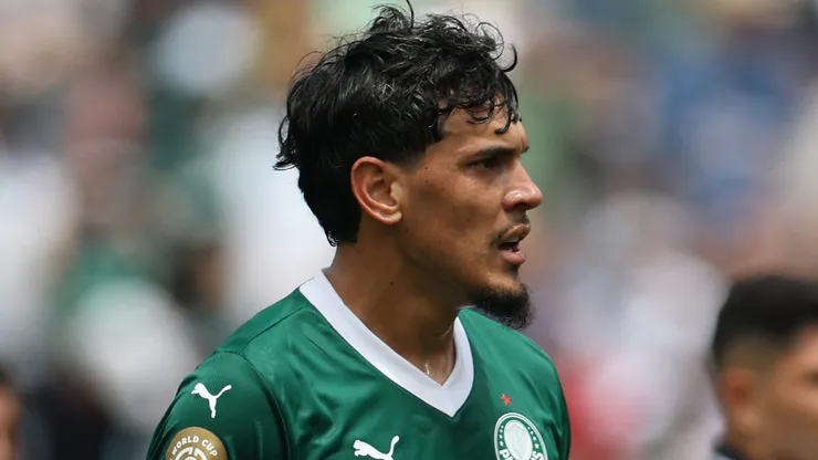 Gustavo Gómez pelo Palmeiras em partida do Mundial. (Photo by Francois Nel/Getty Images)
