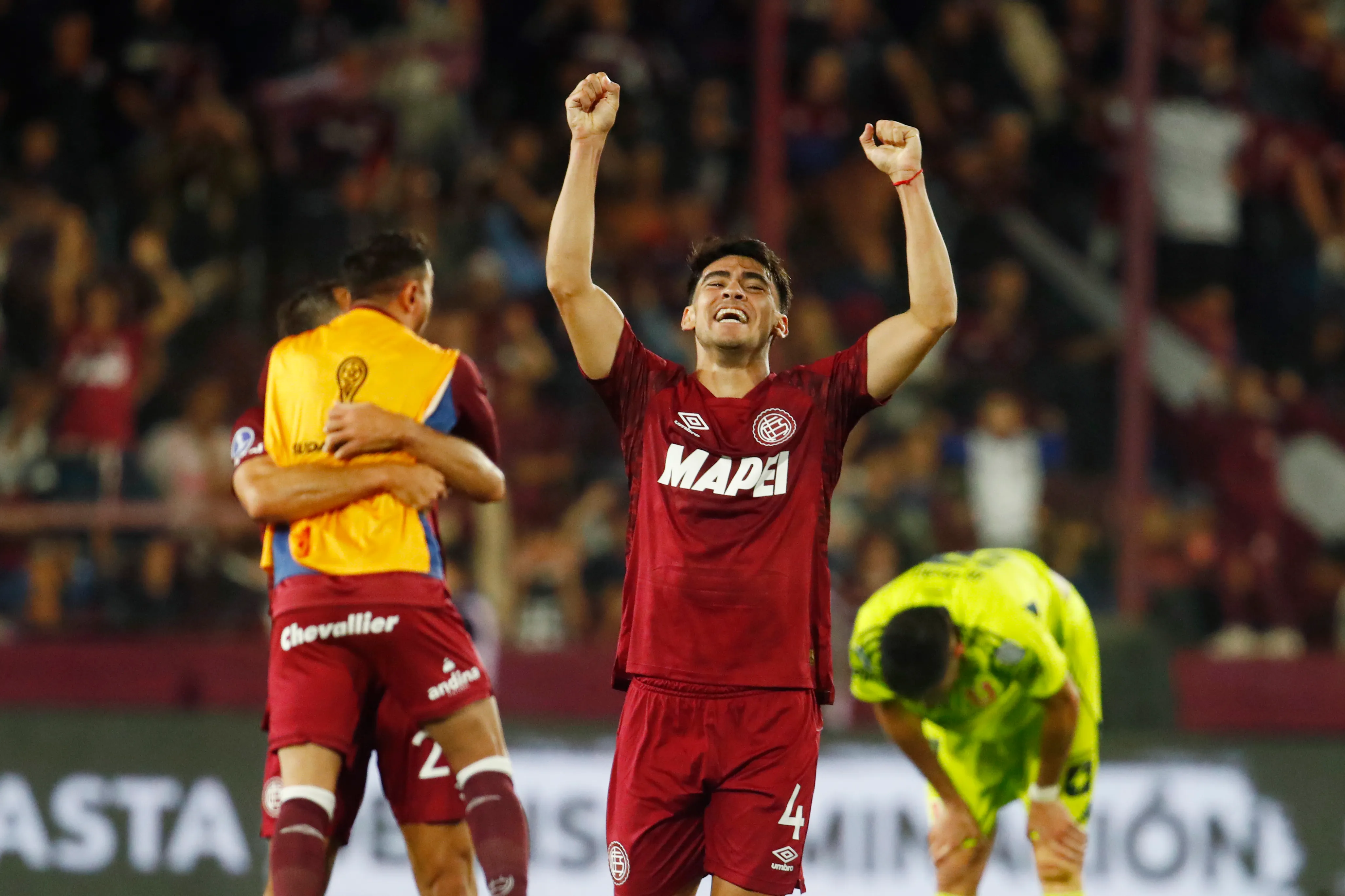 BUENOS AIRES, ARGENTINA – OCTOBER 30: Gonzalo Pérez of Lanus celebrates after winning and advancing to the final following the Copa CONMEBOL Sudamericana 2025 semi-final second leg match between Lanus and Universidad de Chile at Estadio Ciudad de Lanús Néstor Díaz Pérez on October 30, 2025 in Buenos Aires, Argentina.  (Photo by Marcos Brindicci/Getty Images)