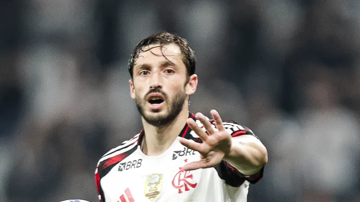 Matías Viña comenta baixa minutagem com Filipe Luís. Foto: Gilvan de Souza/Flamengo