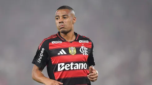 RJ – RIO DE JANEIRO – 01/11/2025 – BRASILEIRO A 2025, FLAMENGO X SPORT – De la Cruz jogador do Flamengo durante partida contra o Sport no estadio Maracana pelo campeonato Brasileiro A 2025. Foto: Thiago Ribeiro/AGIF