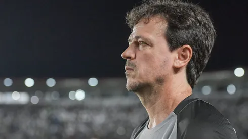 Fernando Diniz tecnico do Vasco durante partida contra o Sao Paulo no estadio Sao Januario pelo campeonato Brasileiro A 2025. Foto: Thiago Ribeiro/AGIF