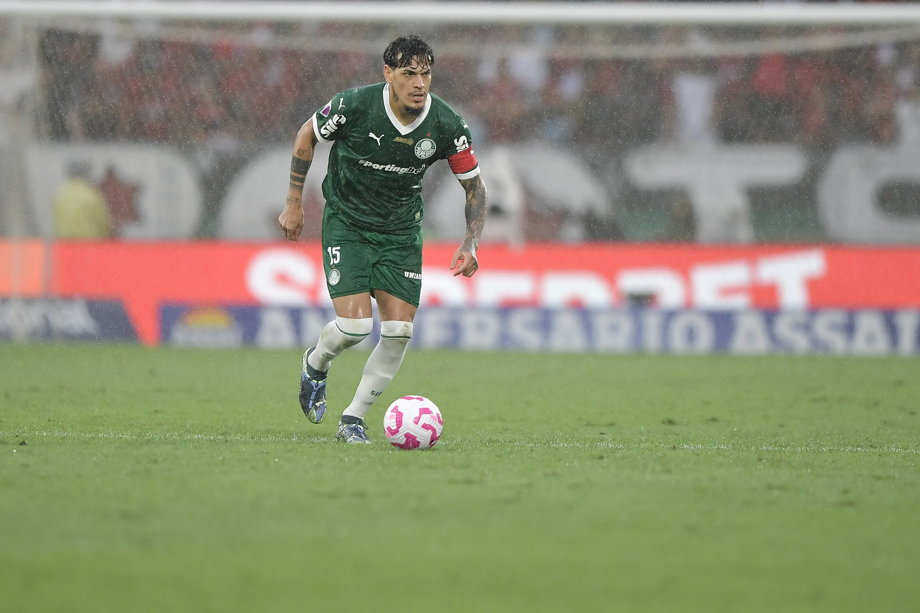 Gustavo Gomez jogador do Palmeiras durante partida contra o Flamengo – Foto: Thiago Ribeiro/AGIF