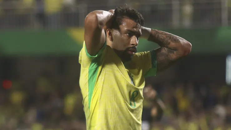 Lucas Paqueta jogador do Brasil lamenta durante partida contra o Equador no estadio Couto Pereira pelo campeonato Eliminatorias Copa Do Mundo 2026. Foto: Gabriel Machado/AGIF