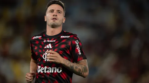 Saul jogador do Flamengo durante aquecimento antes da partida contra o Vitoria no estadio Maracana pelo campeonato Brasileiro A 2025.