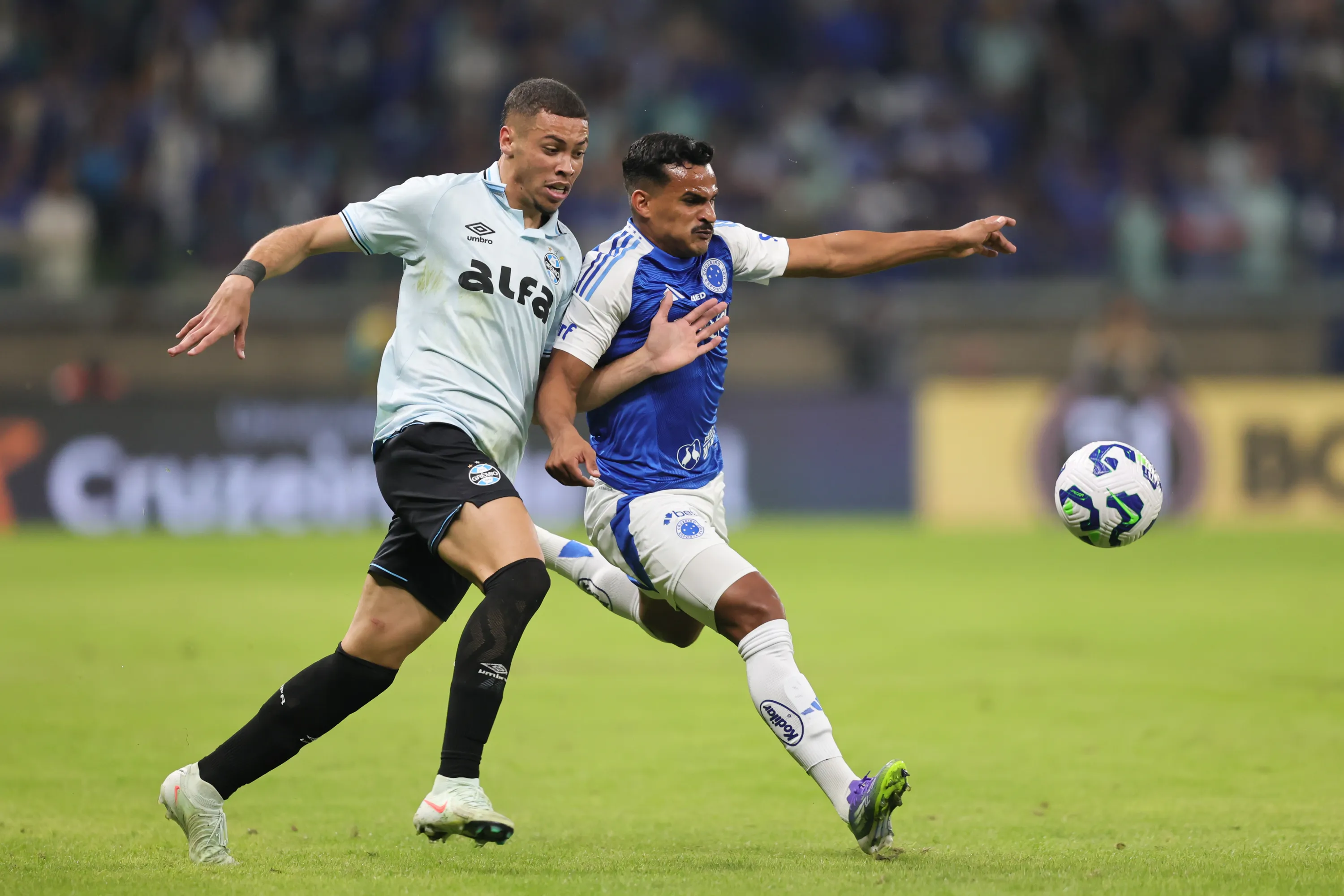 Alysson na partida Cruzeiro x Grêmio pelo Brasileirão 2025. Foto: Gilson Lobo/AGIF