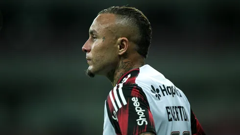 Everton Cebolinha jogador do Flamengo durante a partida contra o Sport na Arena de Pernambuco, pelo Campeonato Brasileiro A 2025. Foto: Marlon Costa/AGIF