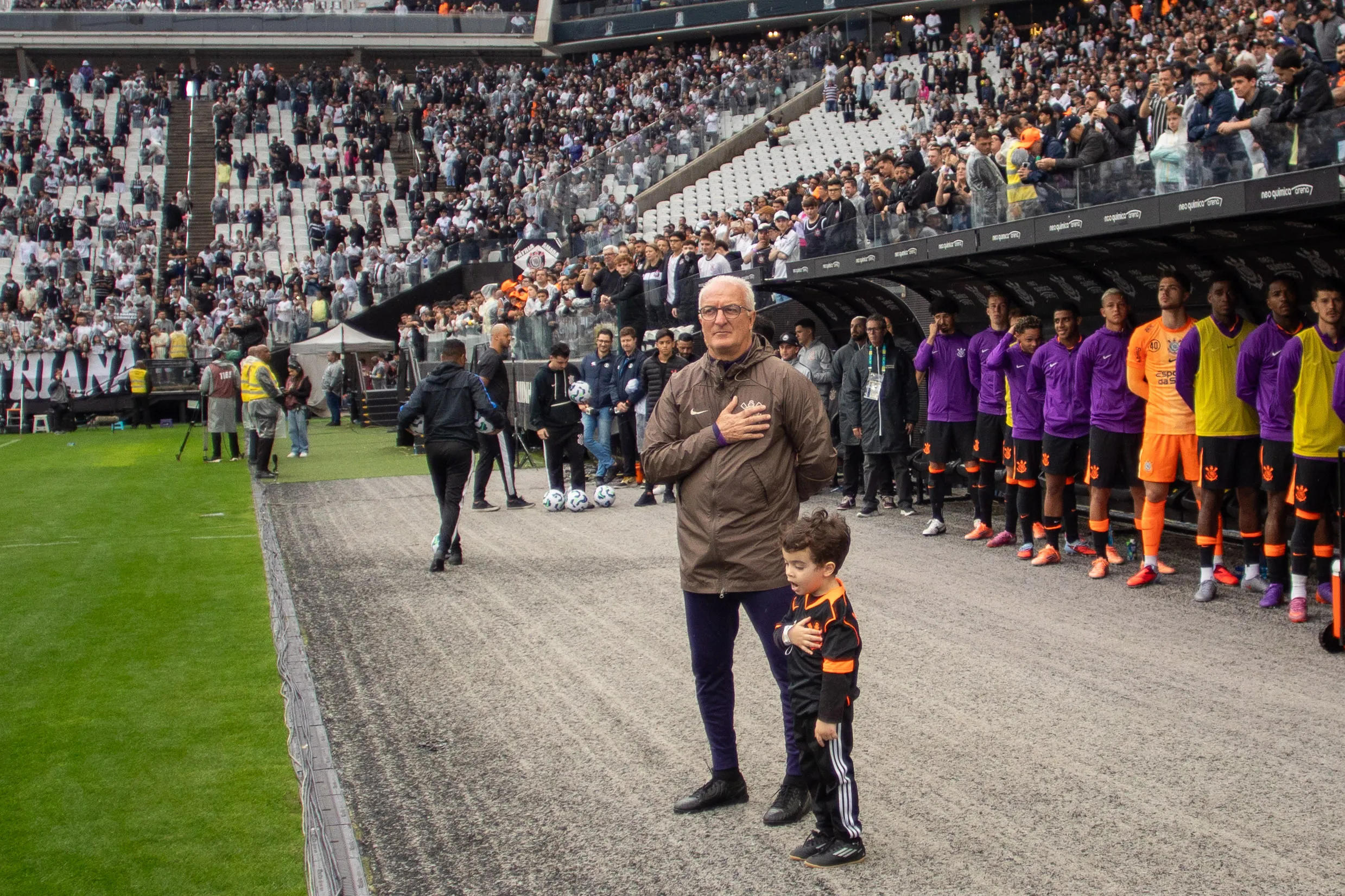 Dorival Júnior técnico do Corinthians durante partida contra o Grêmio – Foto: Joisel Amaral/AGIF