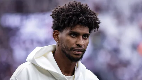 Hugo segue tratando sua lesão no Corinthians.