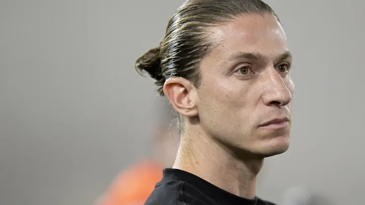 Filipe Luís em Fluminense x Flamengo pelo Brasileirão 2025. Foto: Alexandre Loureiro/AGIF
