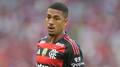 Samuel Lino jogador do Flamengo durante partida contra o Gremio no estadio Maracana pelo campeonato Brasileiro A 2025.