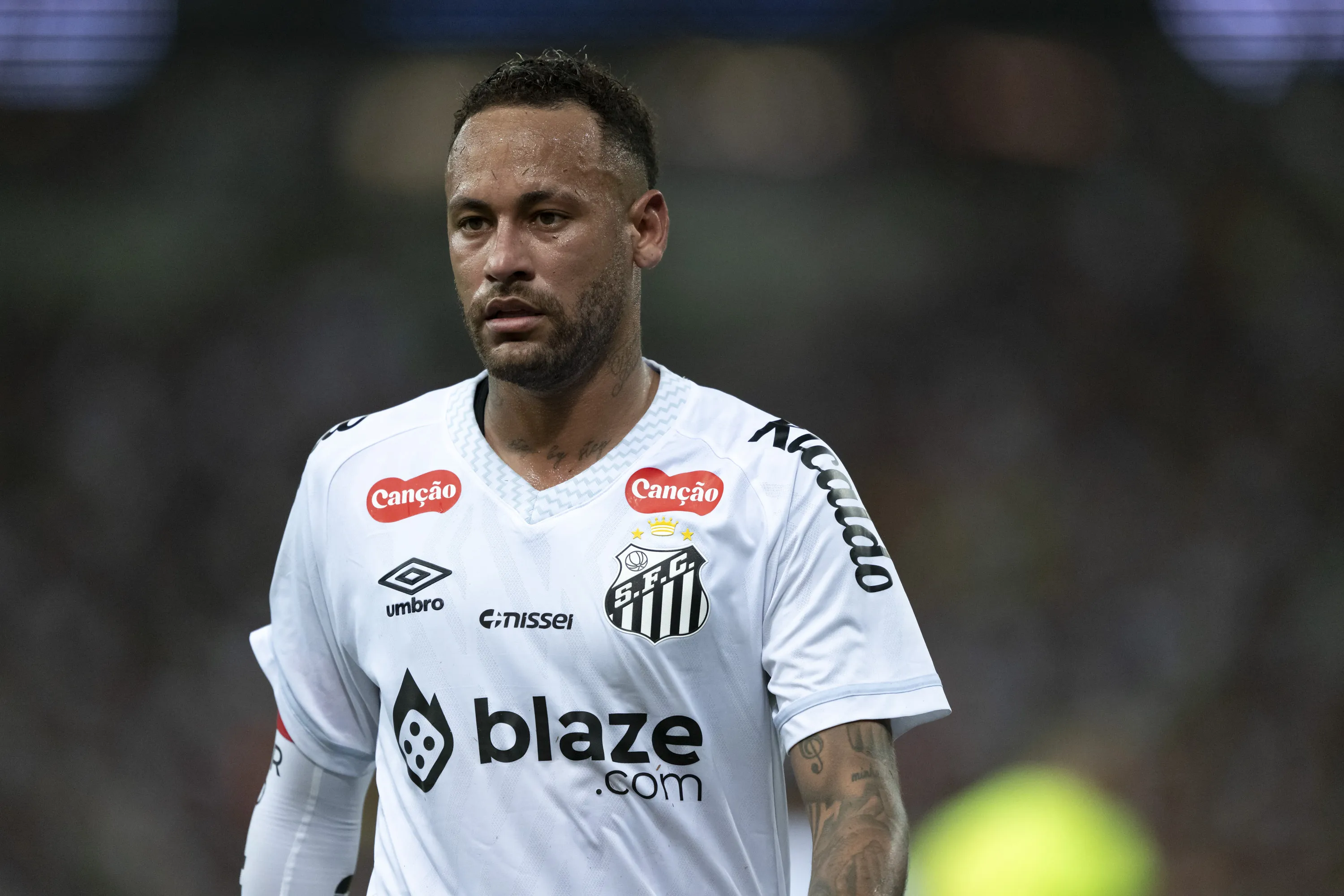 RJ – RIO DE JANEIRO – 13/04/2025 – BRASILEIRO A 2025, FLUMINENSE X SANTOS – Neymar Jr jogador do Santos durante partida contra o Fluminense no estadio Maracana pelo campeonato Brasileiro A 2025. Foto: Jorge Rodrigues/AGIF