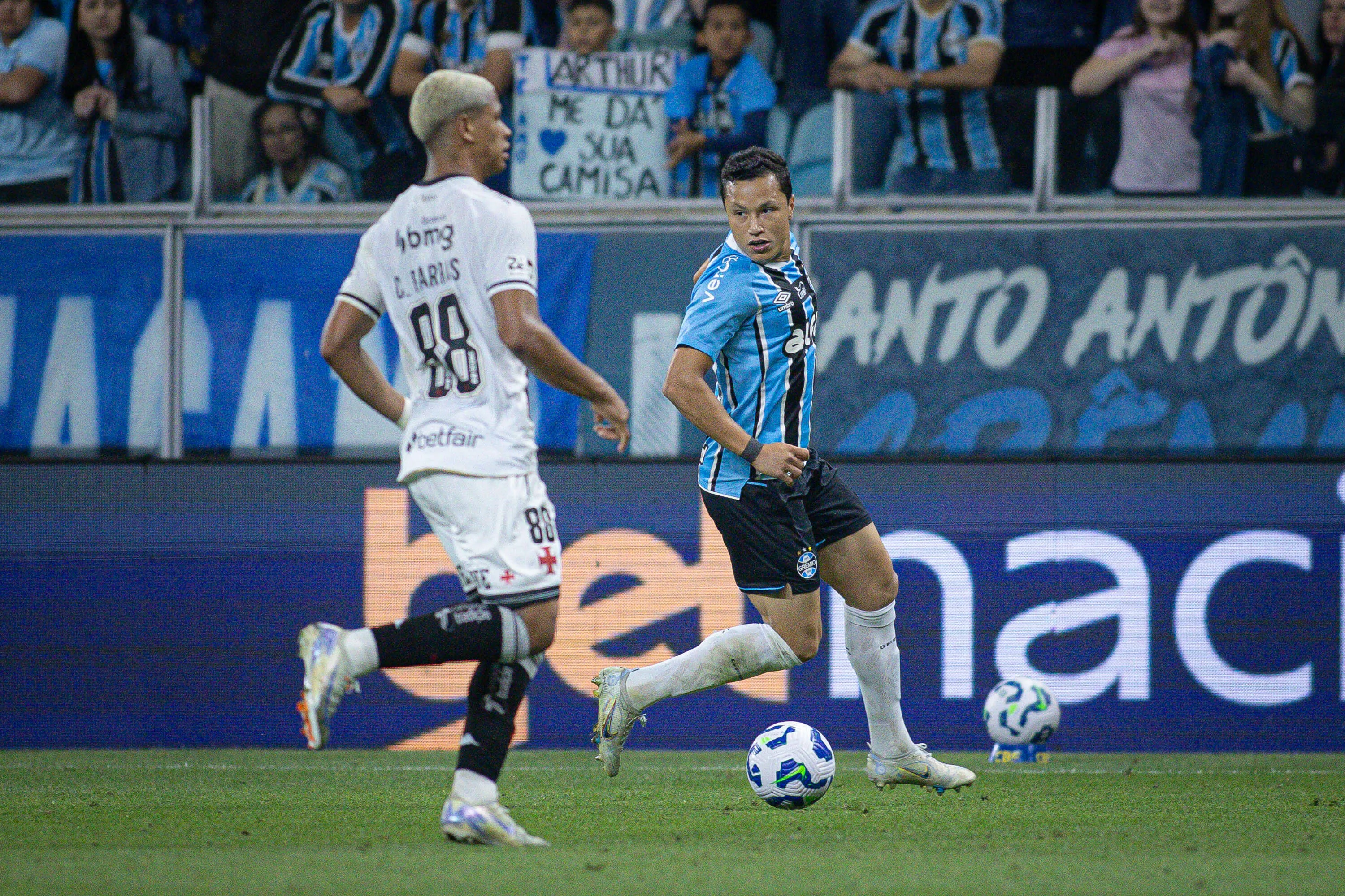 RS – PORTO ALEGRE – 19/11/2025 – BRASILEIRO A 2025, GREMIO X VASCO – Marlon jogador do Gremio durante partida contra o Vasco no estadio Arena do Gremio pelo campeonato Brasileiro A 2025. Foto: Maxi Franzoi/AGIF