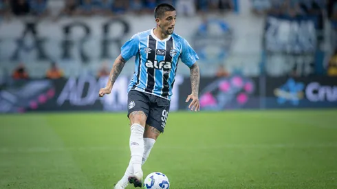 Cristian Olivera jogador do Gremio durante partida contra o Cruzeiro no estadio Arena do Gremio pelo campeonato Brasileiro A 2025.